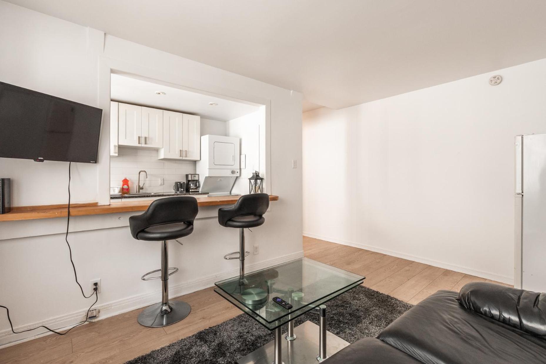 Apartment Cozy One Bedroom In The Heart Of Downtown - 329 Montreal