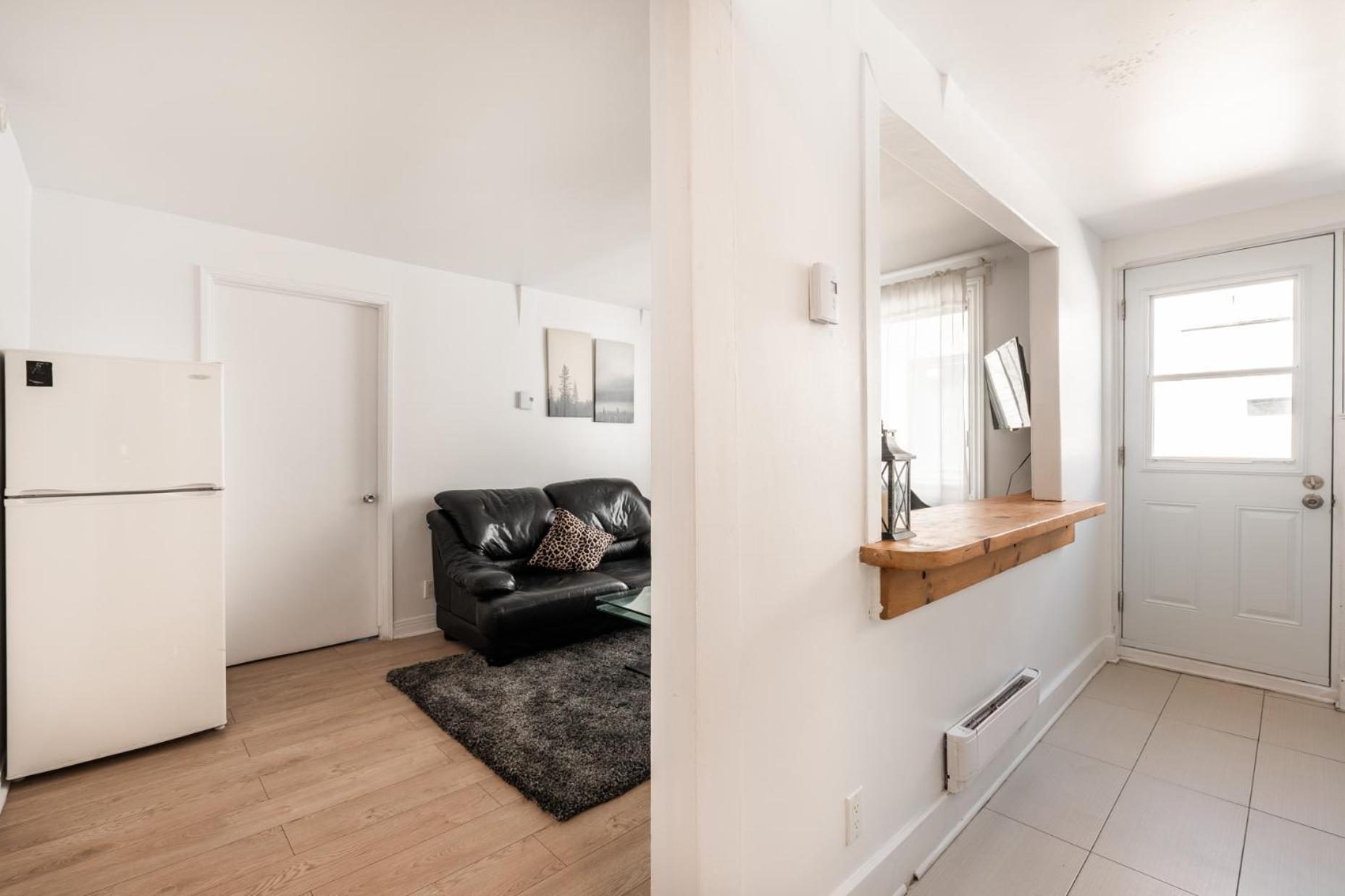 Apartment Cozy One Bedroom In The Heart Of Downtown - 329 Montreal