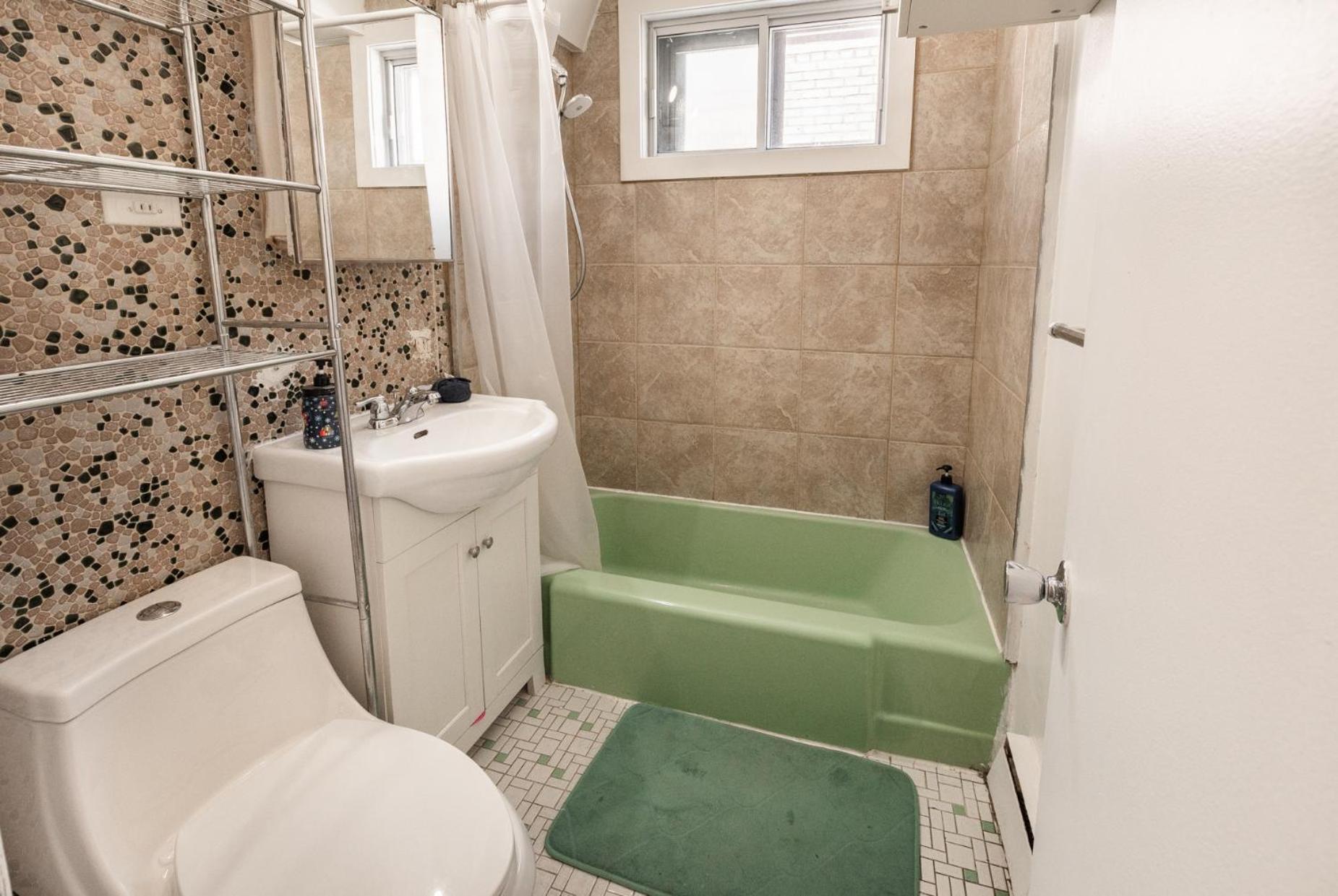 Cozy One Bedroom In The Heart Of Downtown - 329 *